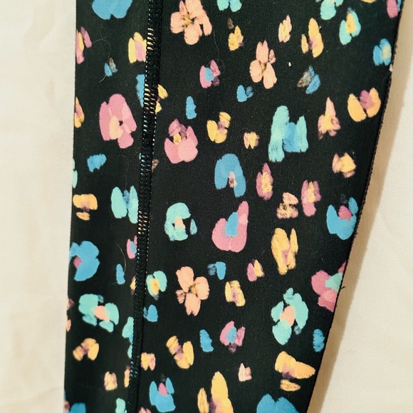 Ododos women’s colorful camo legging size Medium - Picture 7 of 7